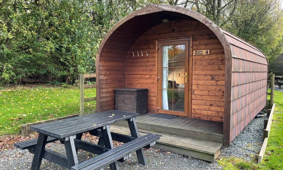 Kirkby Lonsdale Ski Chalet | 1 Bed in High Casterton (oc-b32962)