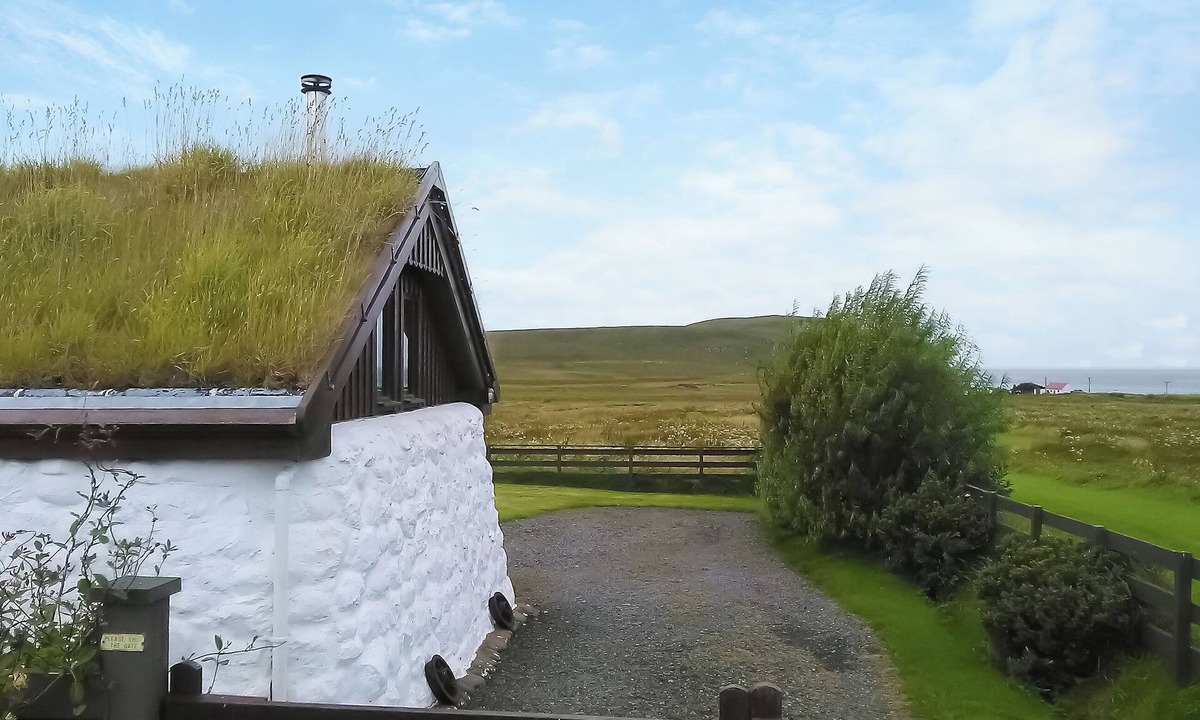 Bornesketaig Cottage | 1 bedroom accommodation in Kilmuir, Isle of Skye