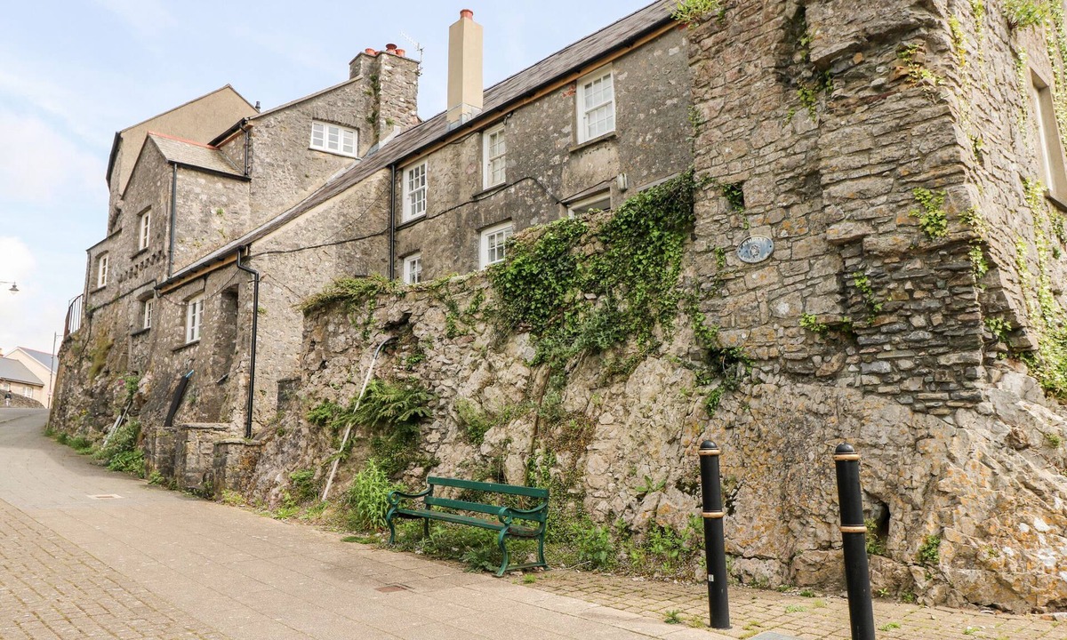 Pembroke Cottage | 10 Westgate Hill