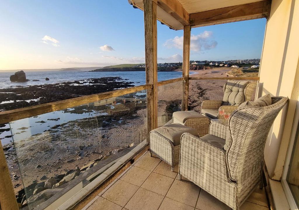 Burgh Island Apartment | 11 Thurlestone Rock