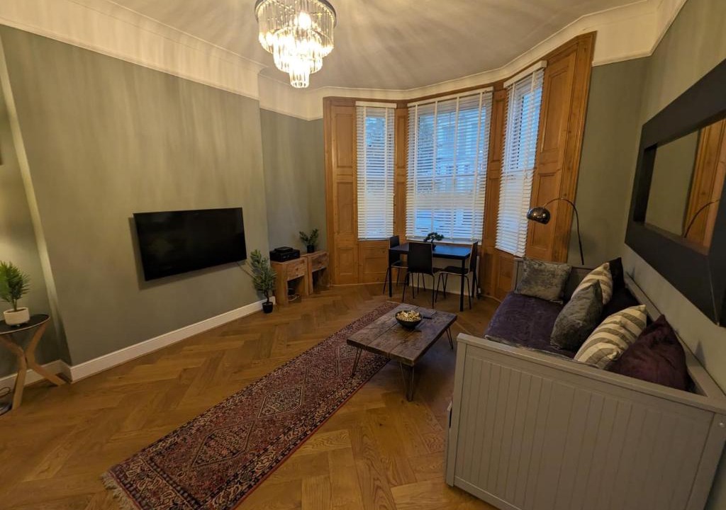 Harrow Road Apartment | 1BD Notting Hill Residence