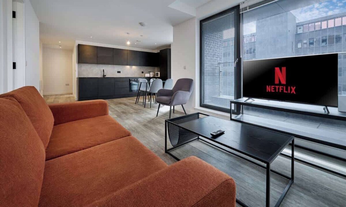 Old Trafford Apartment | 2-Bed Flat near Old Trafford