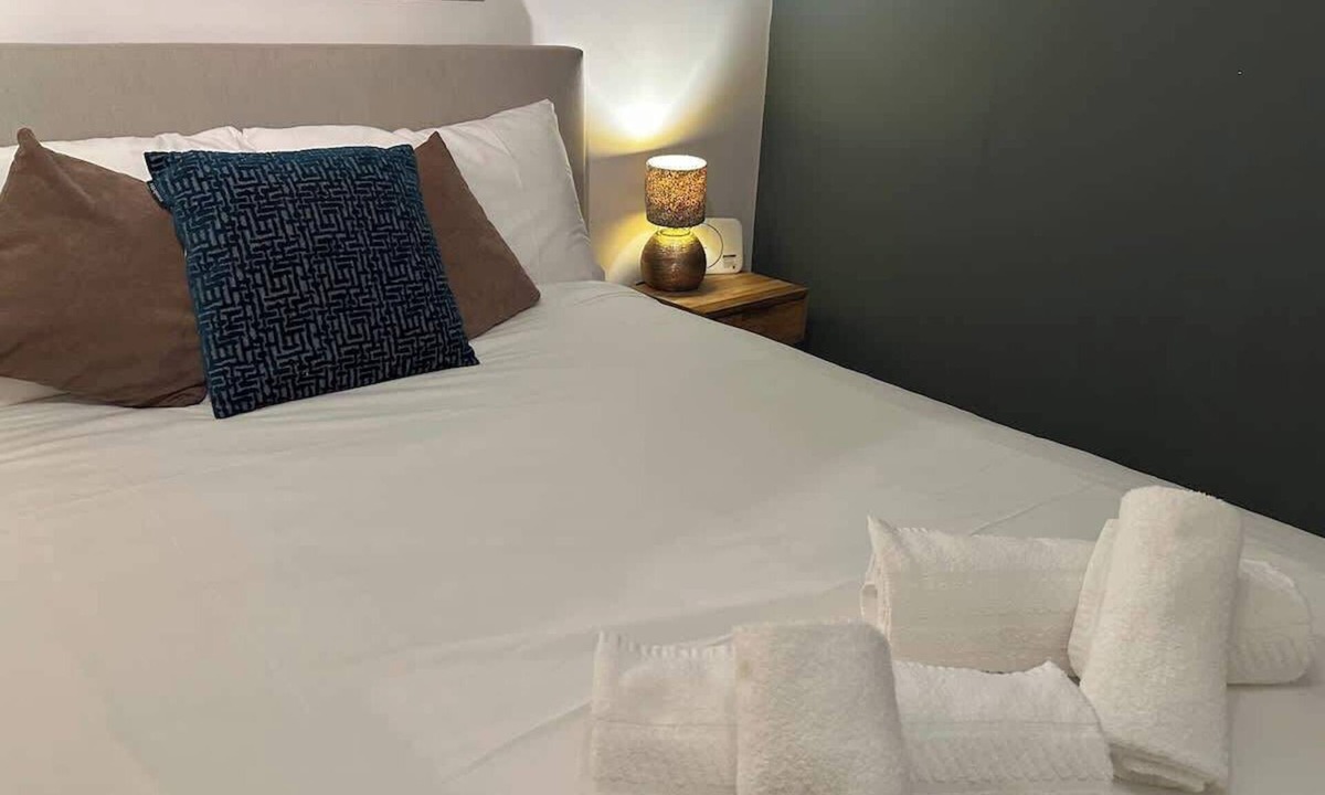 Didsbury Apartment | 2-Bed Flat in West Didsbury Near Fletcher Moss
