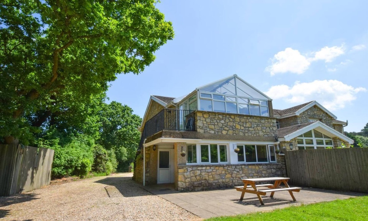Peterston-Super-Ely Cottage | 2 Bed in Cardiff (oc-45378)