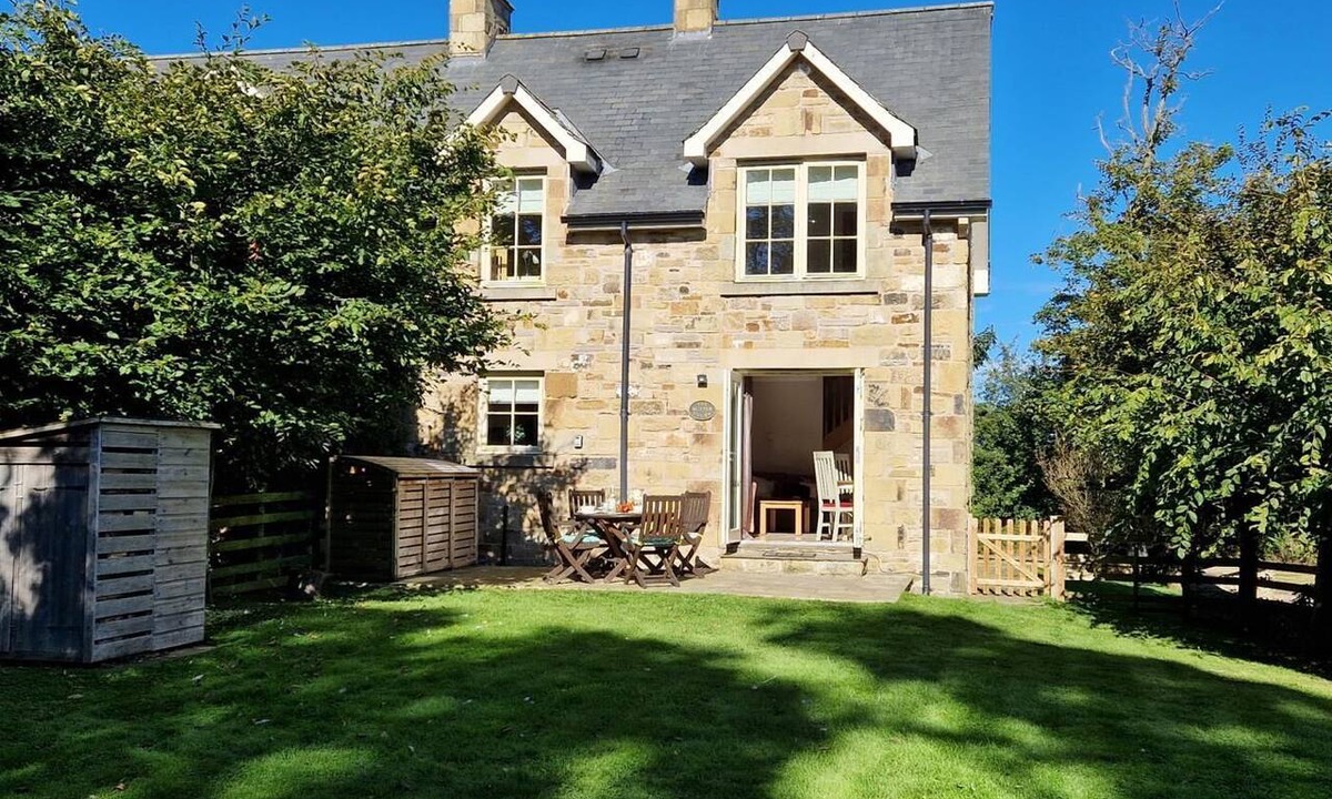 Chathill Cottage | 2 Bed in Chathill (oc-77990)
