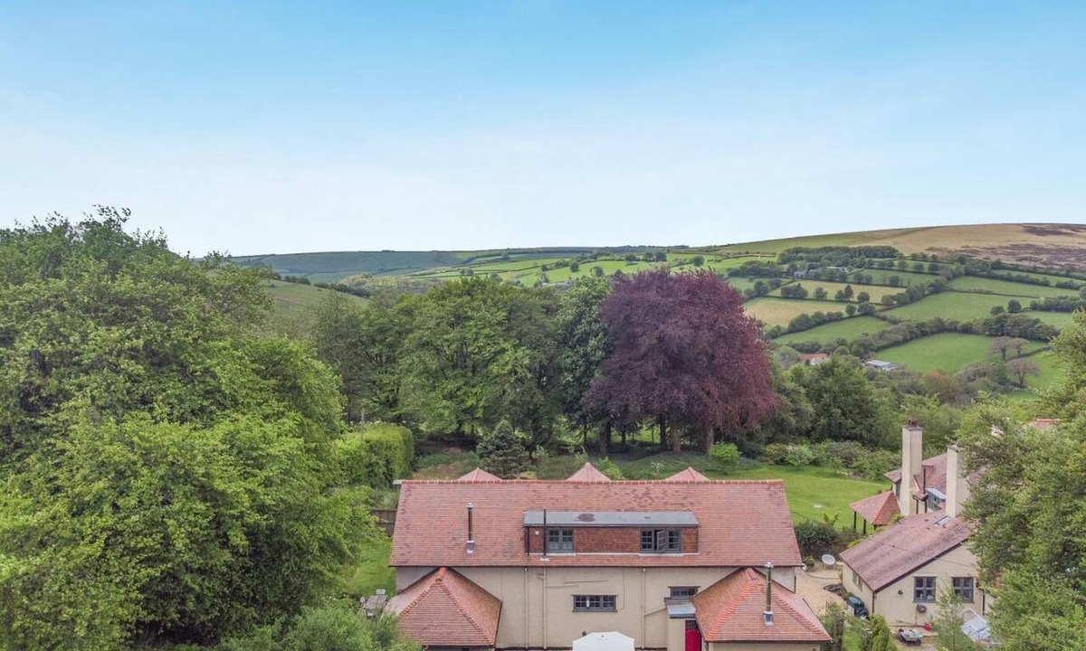 Withypool Cottage | 2 Bed in Minehead (oc-77362)