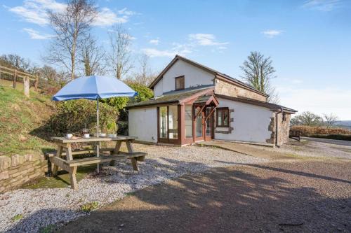 Risca East House | 2 Bed in Risca oc-b35977