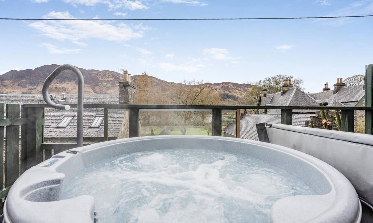 St Fillans Ski Chalet | 2 Bed in St. Fillans (oc-a40242)