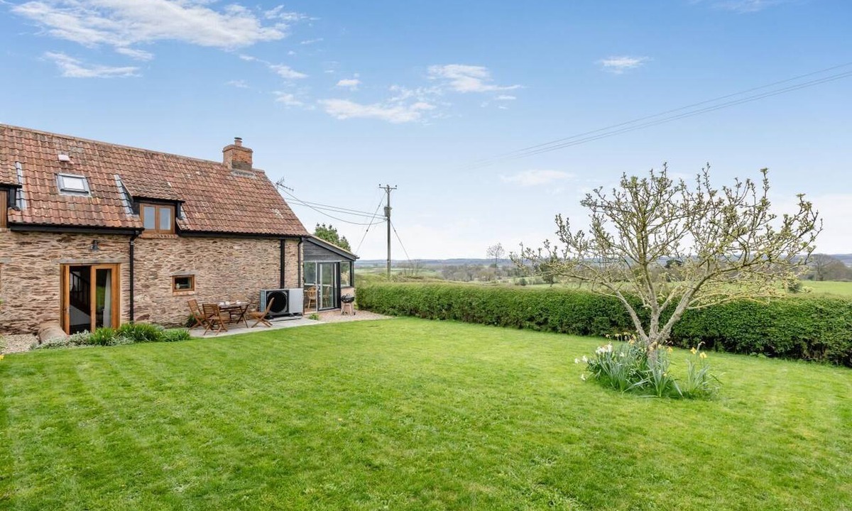 West Monkton Cottage | 2 Bed in Taunton (oc-conco)