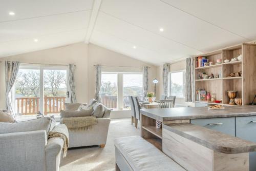 Ryde Cabin | 2 Bed in Upton oc-o34105