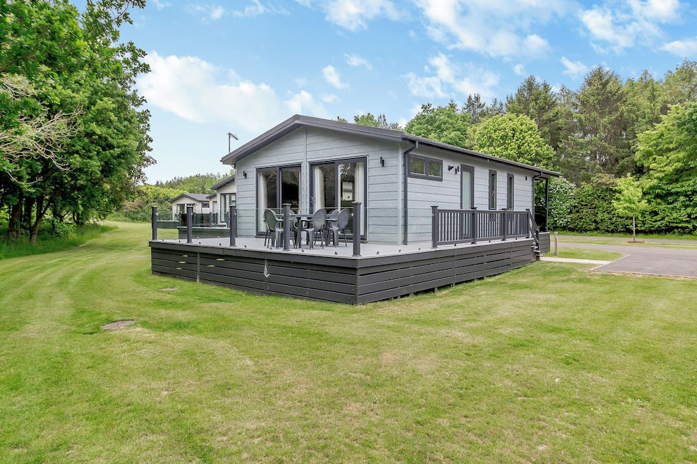 Earls Colne Ski Chalet | 2 bedroom accommodation in Earls Colne, Colchester