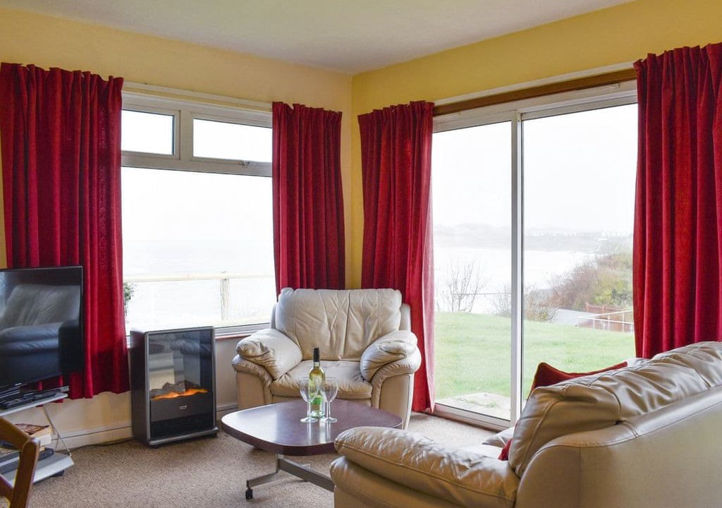 Freshwater Cottage | 2 bedroom accommodation in Colwell Bay, near Freshwater