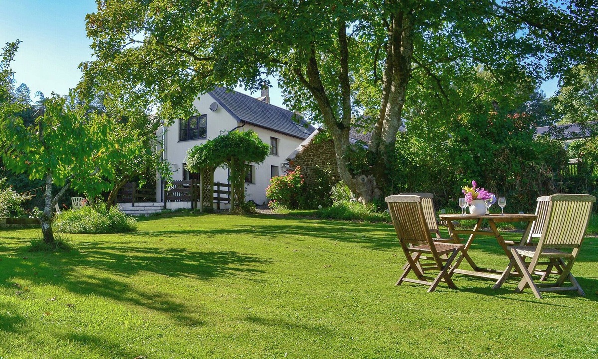 Holsworthy Cottage | 2 bedroom accommodation in Derriton, near Holsworthy
