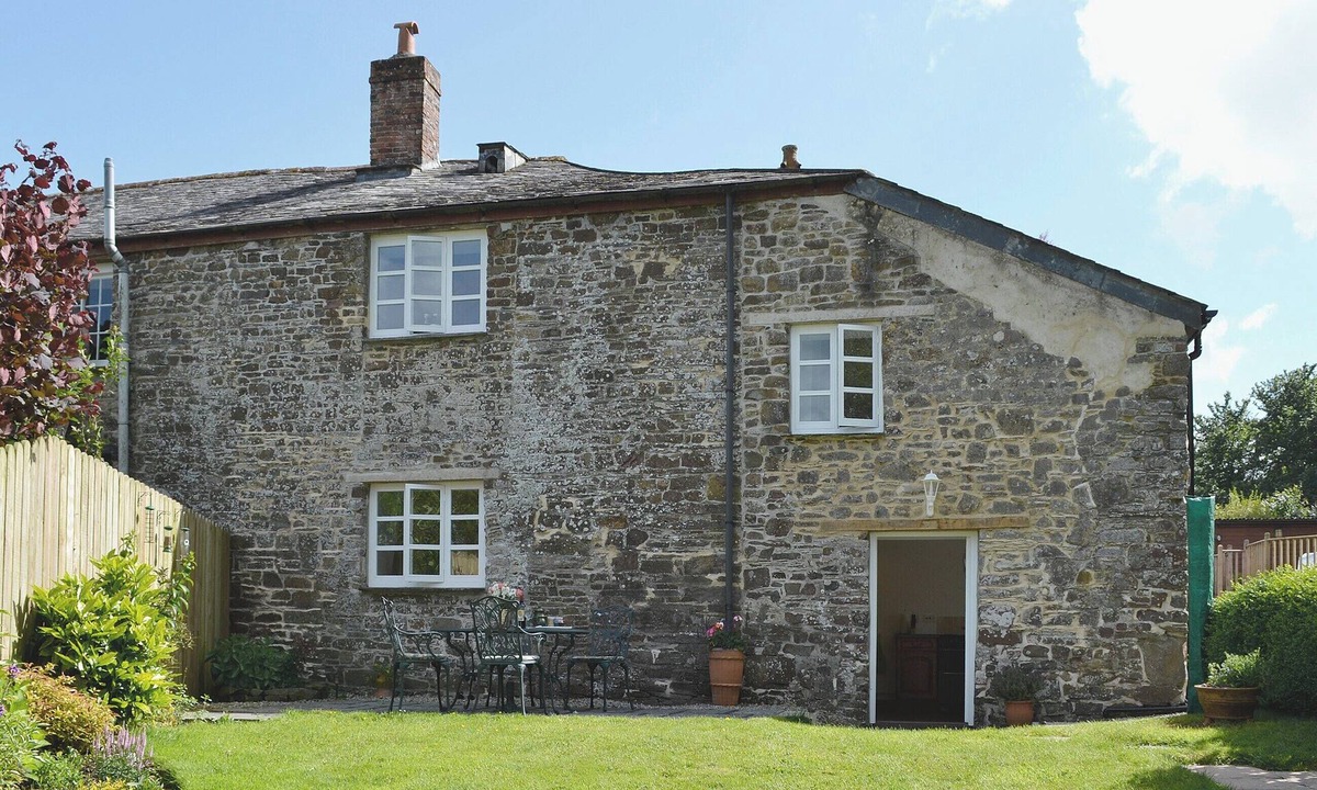 Brazzacott Cottage | 2 bedroom accommodation in North Petherwin, near Launceston