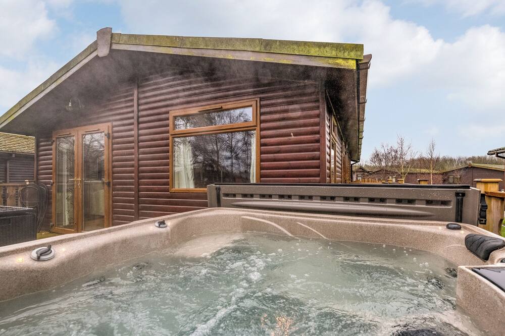 Carnforth Ski Chalet | 2 bedroom accommodation in Carnforth