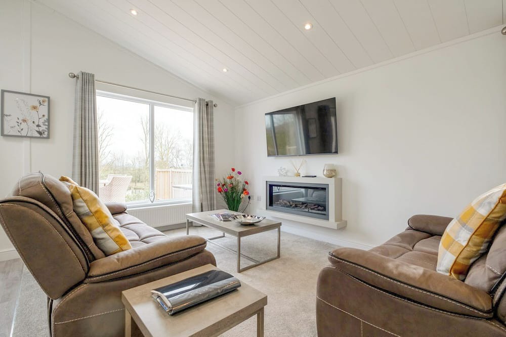 Carnforth Ski Chalet | 2 bedroom accommodation in Carnforth
