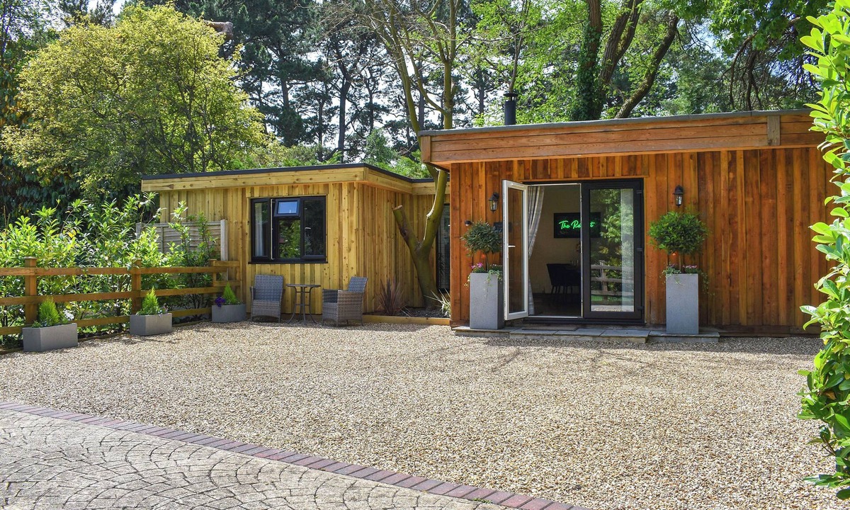 Ringwood Cottage | 2 bedroom accommodation in Ringwood, near Wimborne
