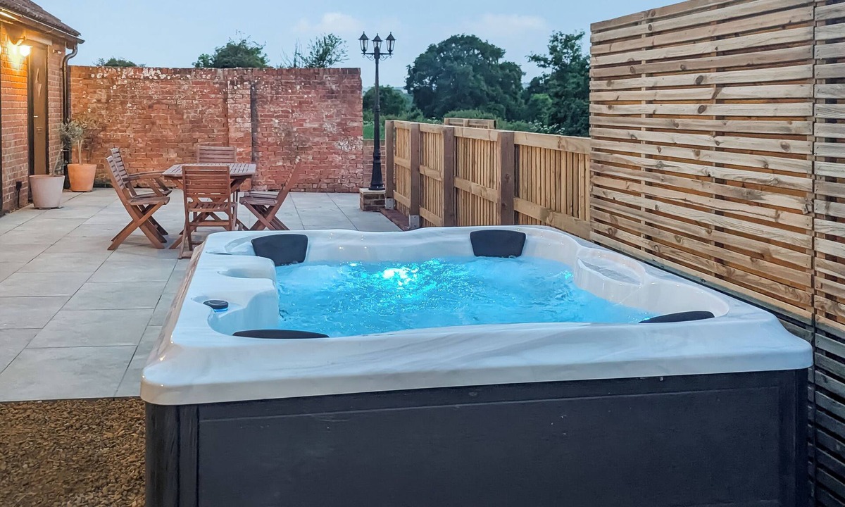 Eleighwater Cottage | 2 bedroom accommodation in Chard