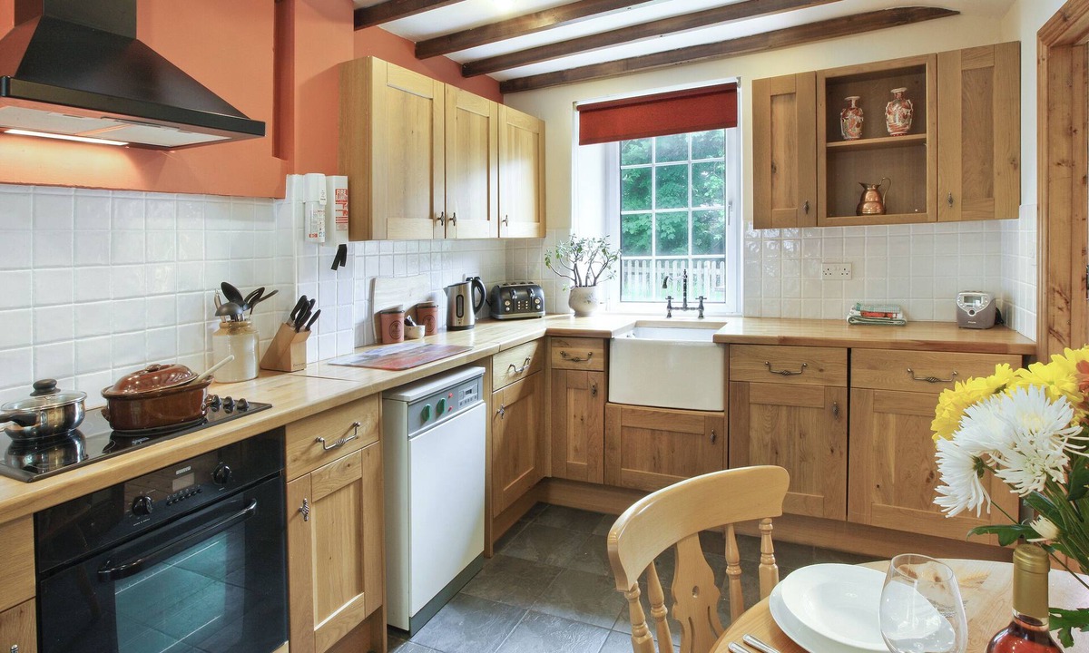 Margam Cottage | 2 bedroom accommodation in Plas Cilybebyll, near Pontardawe