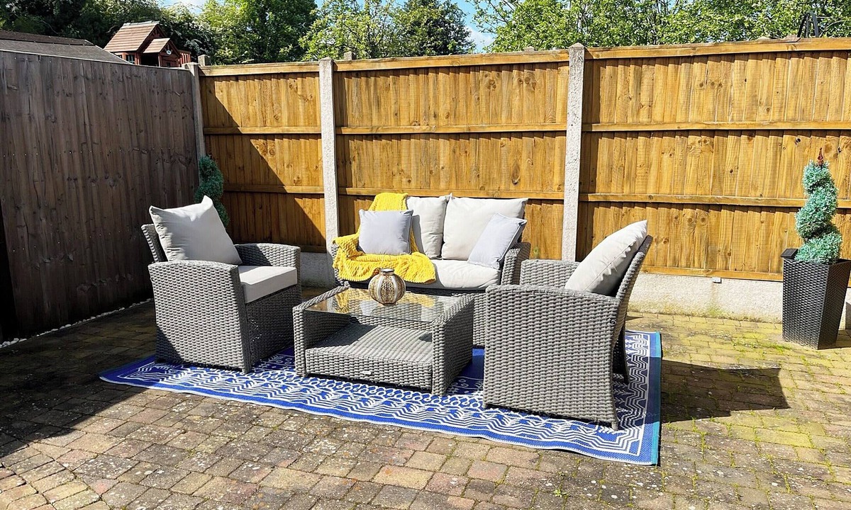 Edwinstowe Cottage | 2 bedroom accommodation in Edwinstowe, near Mansfield