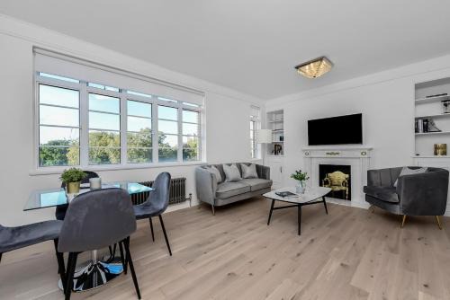 Warwick Apartment | 3 Bed- Buckingham Palace