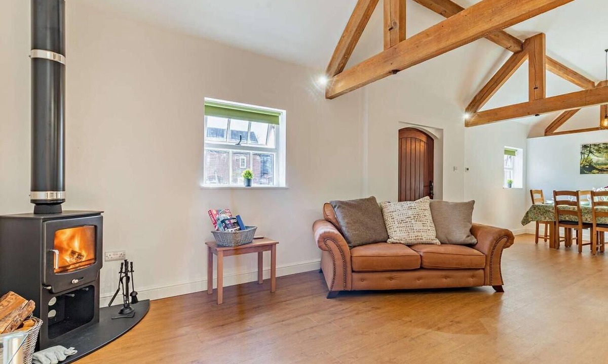 Denstone Cottage | 3 Bed in Ashbourne (oc-94309)