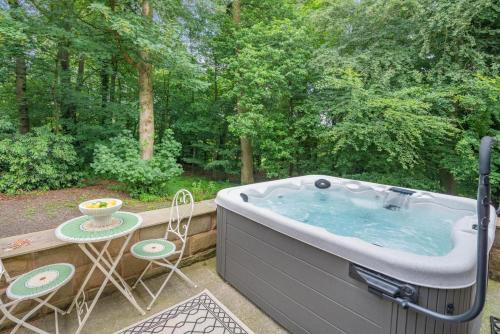 Blackburn House | 3 Bed in Blackburn oc-96386