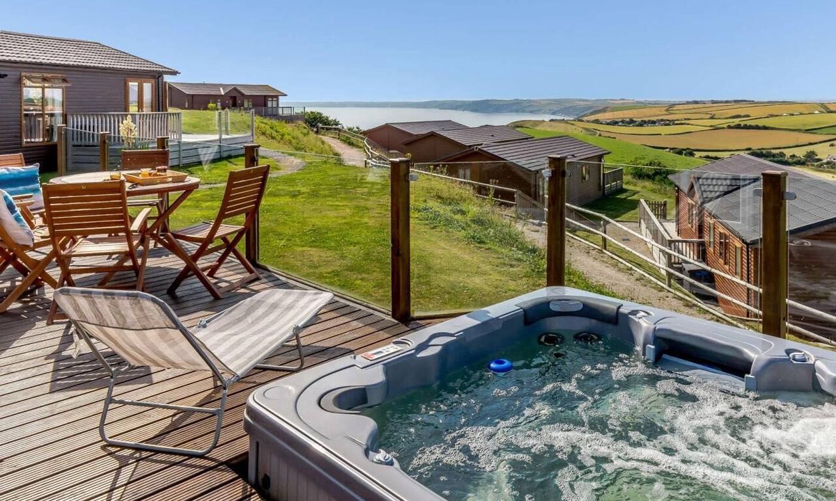 Saint John Ski Chalet | 3 Bed in Torpoint (oc-83792)