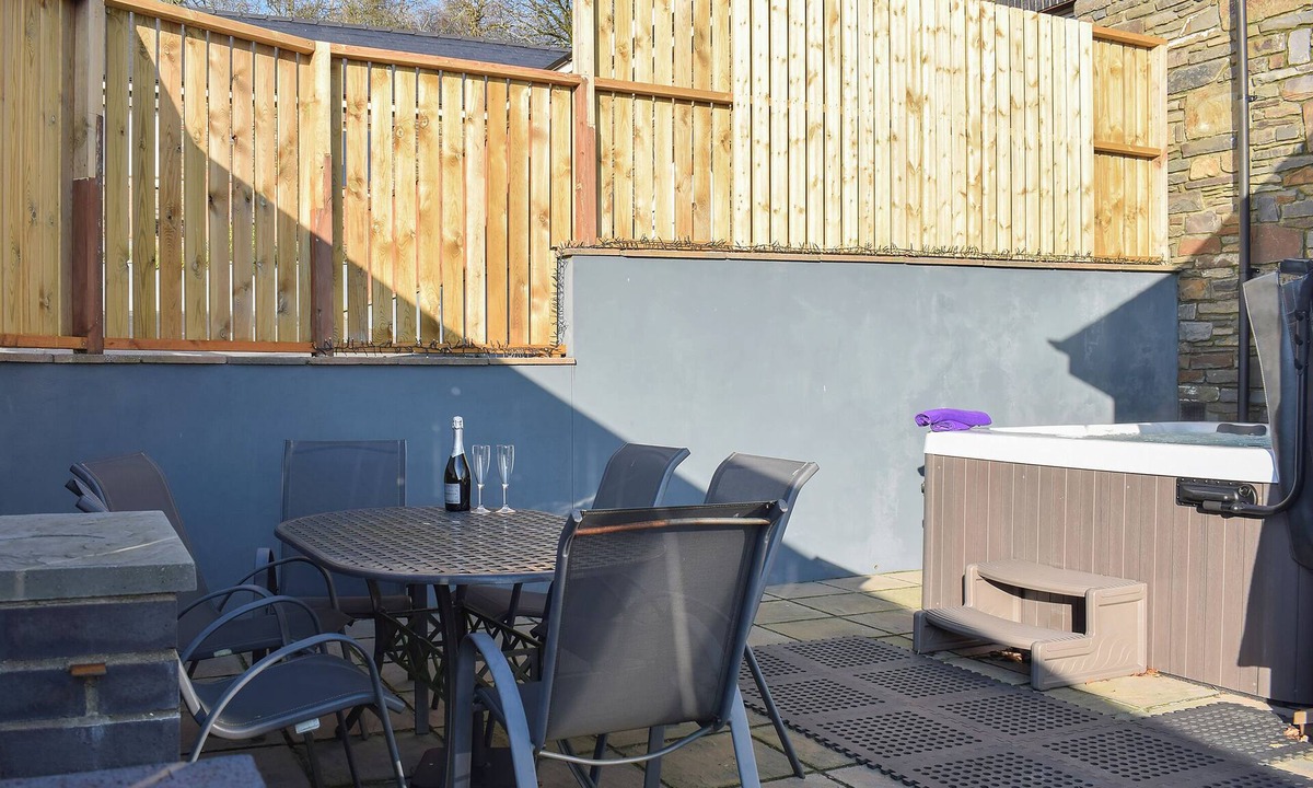 Llanfihangel-Ystrad Cottage | 3 bedroom accommodation in Dihewyd, near Aberaeron