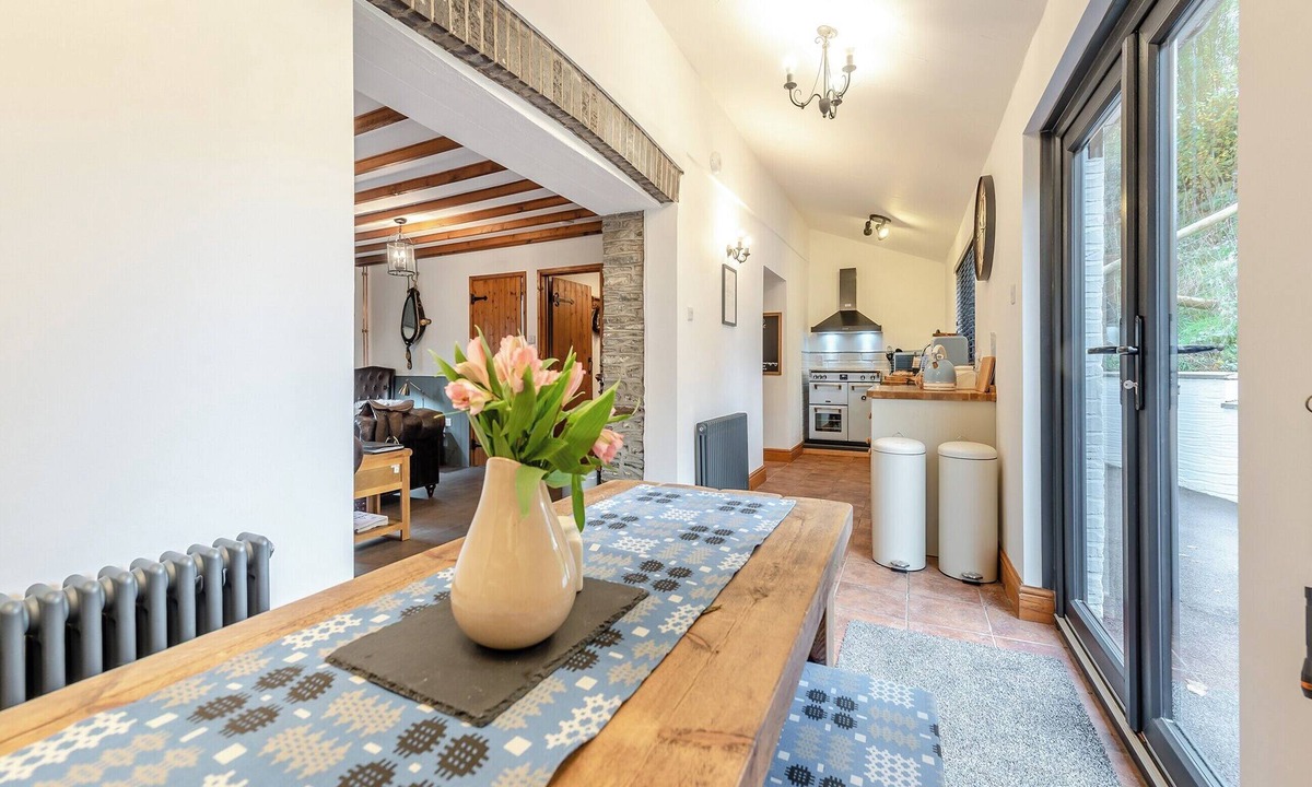 Llanfihangel-Ystrad Cottage | 3 bedroom accommodation in Cribyn, near Lampeter