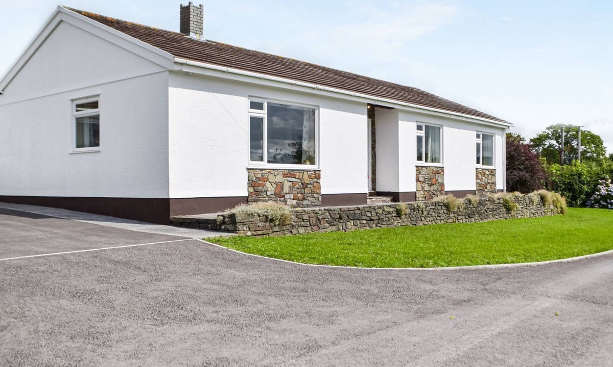 Pont Yates Cottage | 3 bedroom accommodation in Pontyates, near Llanelli