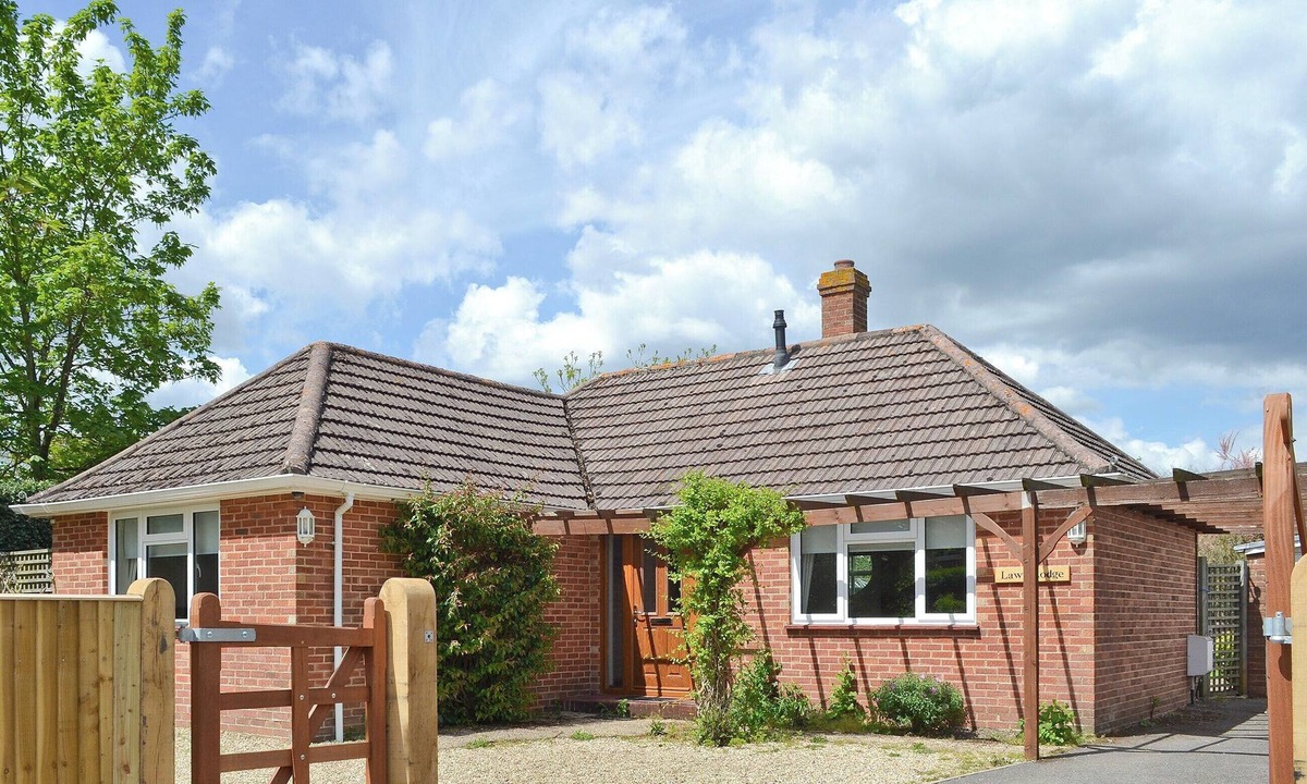 New Forest District Cottage | 3 bedroom accommodation in Brockenhurst, near Lyndhurst
