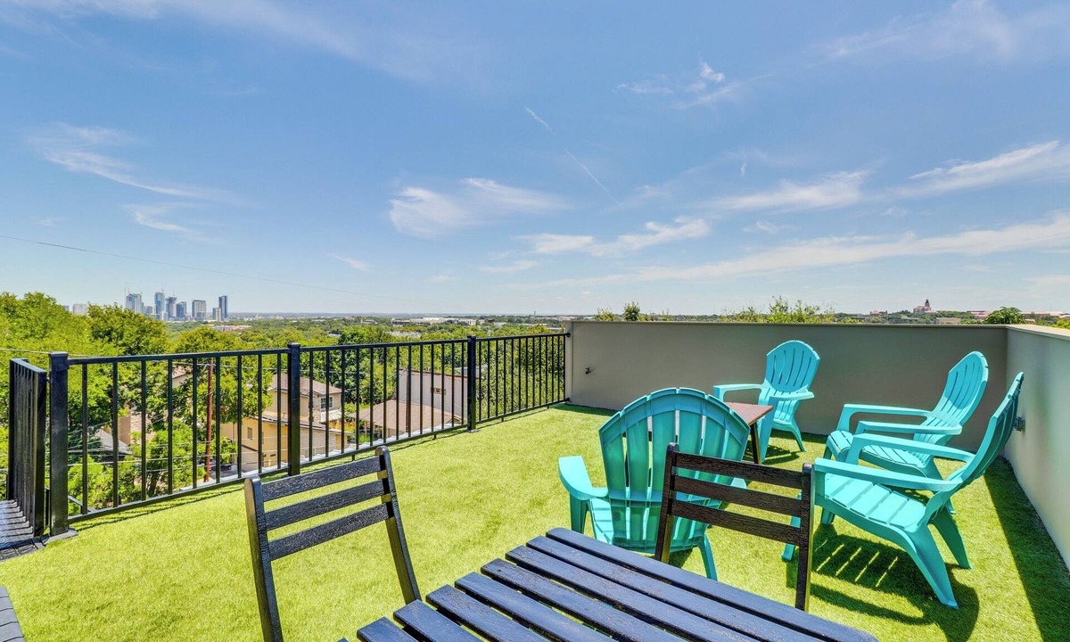 Galindo House | 3 Mi to Dtwn: Centrally Located Austin Townhome