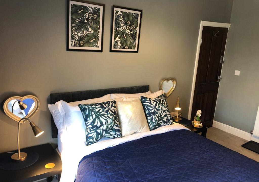 Clayton House | 3. Stylish Private Double Room Near Manchester City Centre