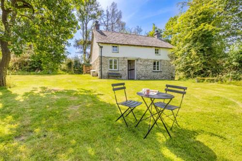 Bethania House | 4 Bed in Llwynygroes oc-y29715