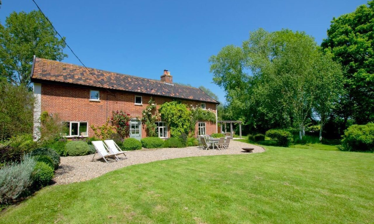 Halesworth Cottage | 4 Bed in Walpole (oc-brof)