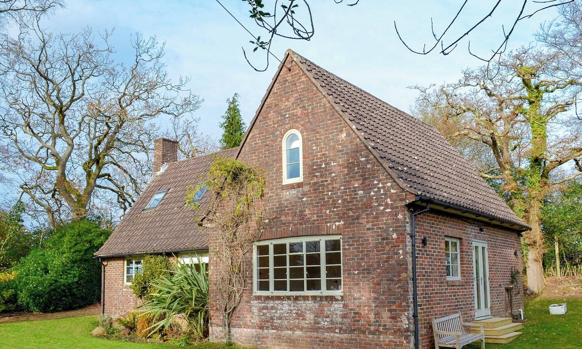 Burley Cottage | 4 bedroom accommodation in Burley, near Ringwood