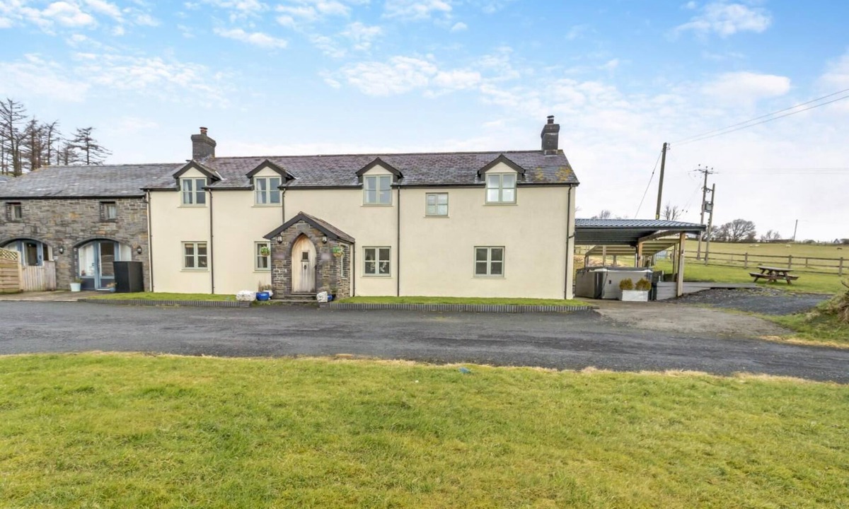 Devils Bridge Cottage | 5 Bed in Devils Bridge (oc-t13712)