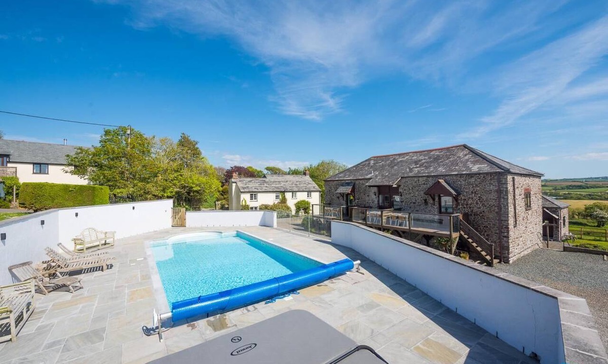 Marhamchurch Cottage | 5 Bed in Marhamchurch (oc-h34744)