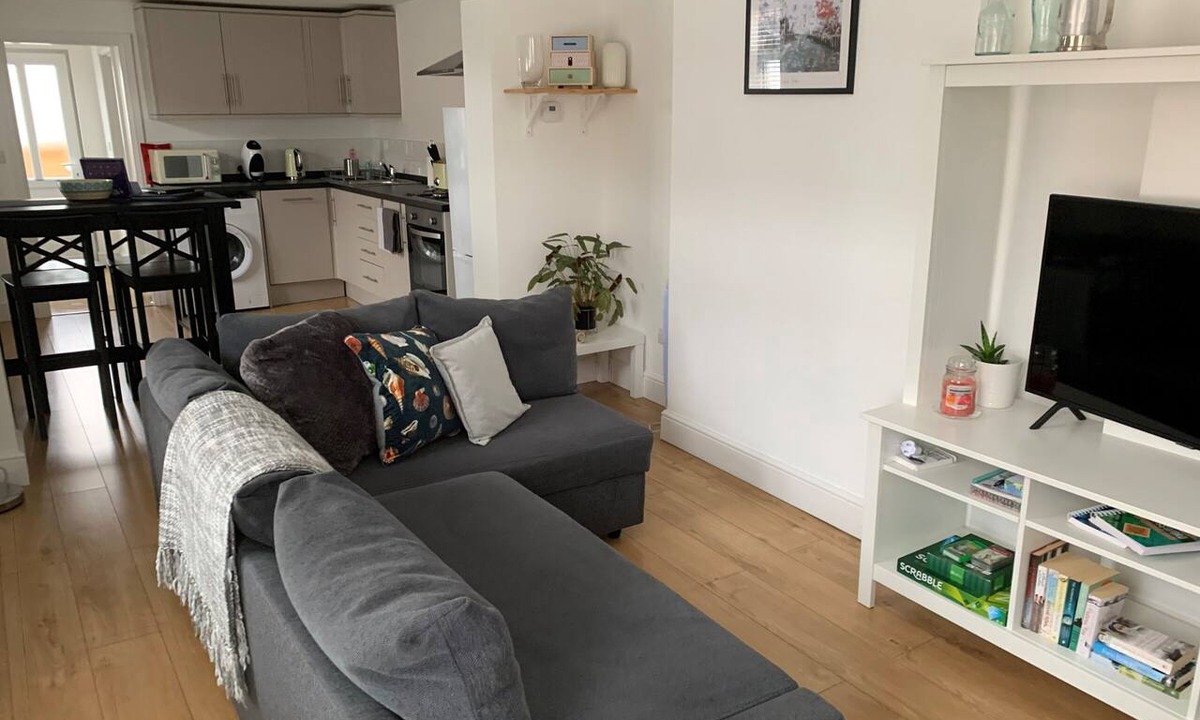 Whitstable Apartment | 59a Whitstable - 1 Bedroom Flat, Balcony & Parking