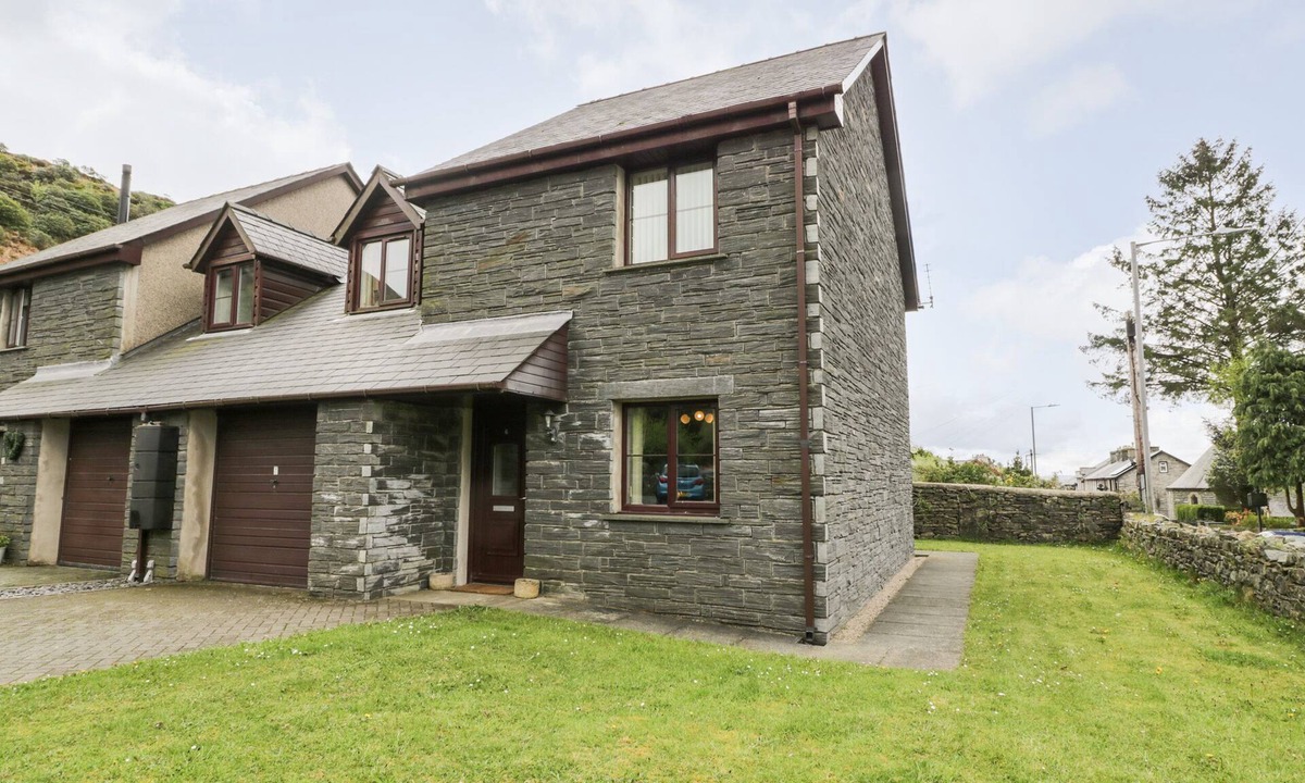 Manod Cottage | 6 Stad Yr Ysgol