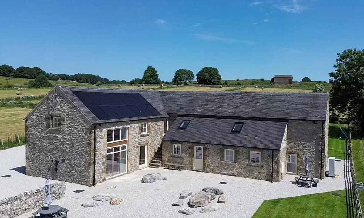 Newton Grange Cottage | 8 Bed in Buxton (oc-w34369)