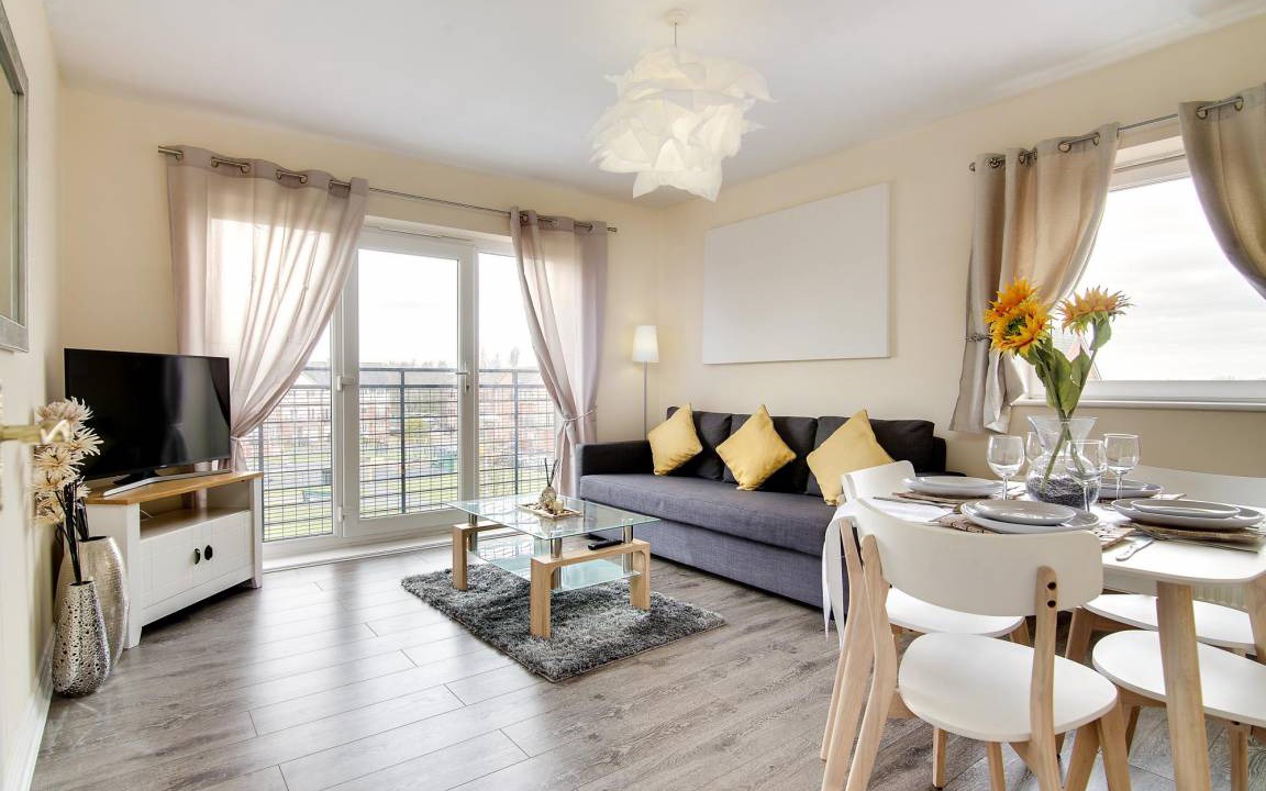 Wolverhampton Apartment | 85 m² Apartment ∙ 2 bedrooms ∙ 6 guests