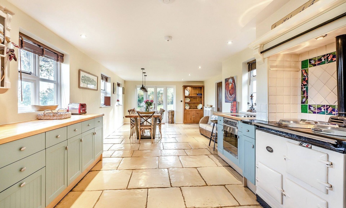 Langport Cottage | A gorgeous luxury cottage with something for all ages to enjoy.