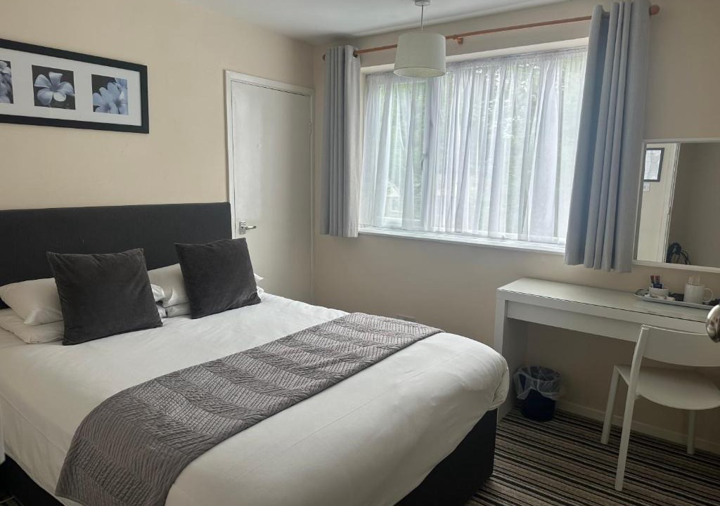Cambridge House | Alder Lodge