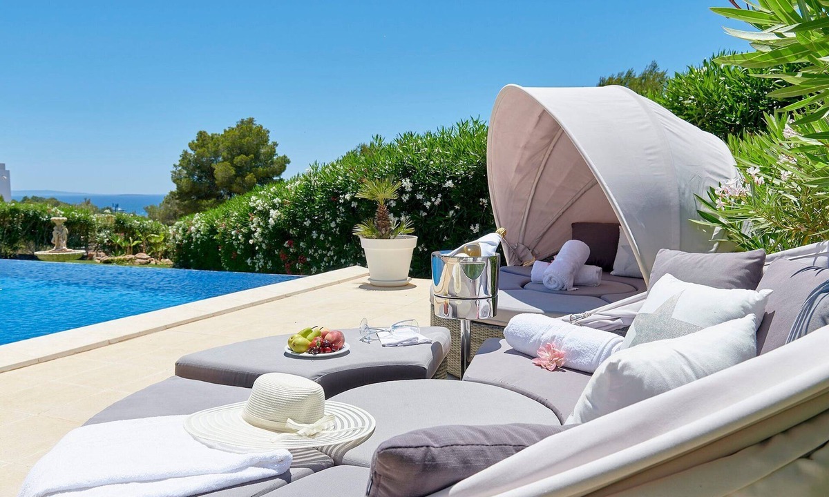 Can Besso Villa | Alluring Ibiza Villa | Can Rimbau Heights | 4 Bedrooms | Private Pool