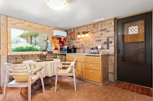 Hamilton Apartment | Amazing Grace Luxurious Ranch entire private duplex pet & smoking friendly