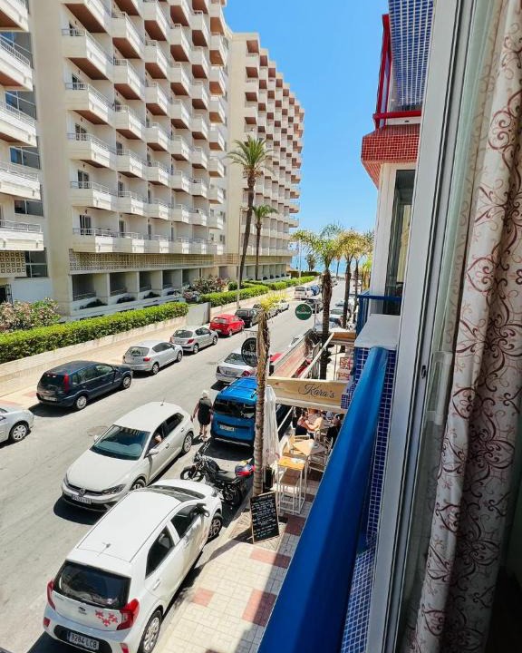 Torremolinos Apartment | Apartamentos Bajondillo Beach Cozy Inns