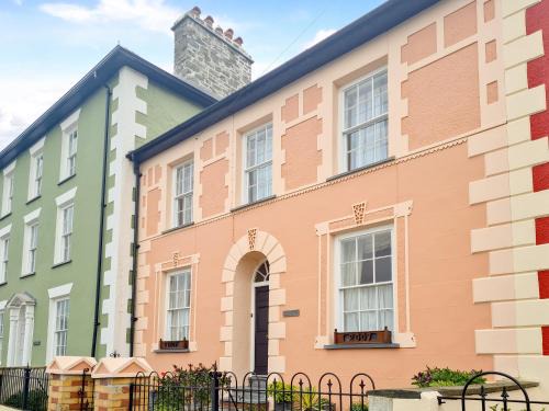 Aberaeron House | Awel-Y-Mor