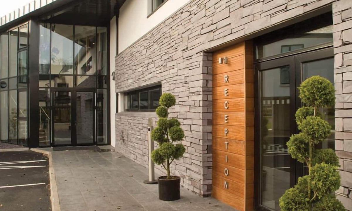 Crumlin Hotel | Ballyrobin Hotel